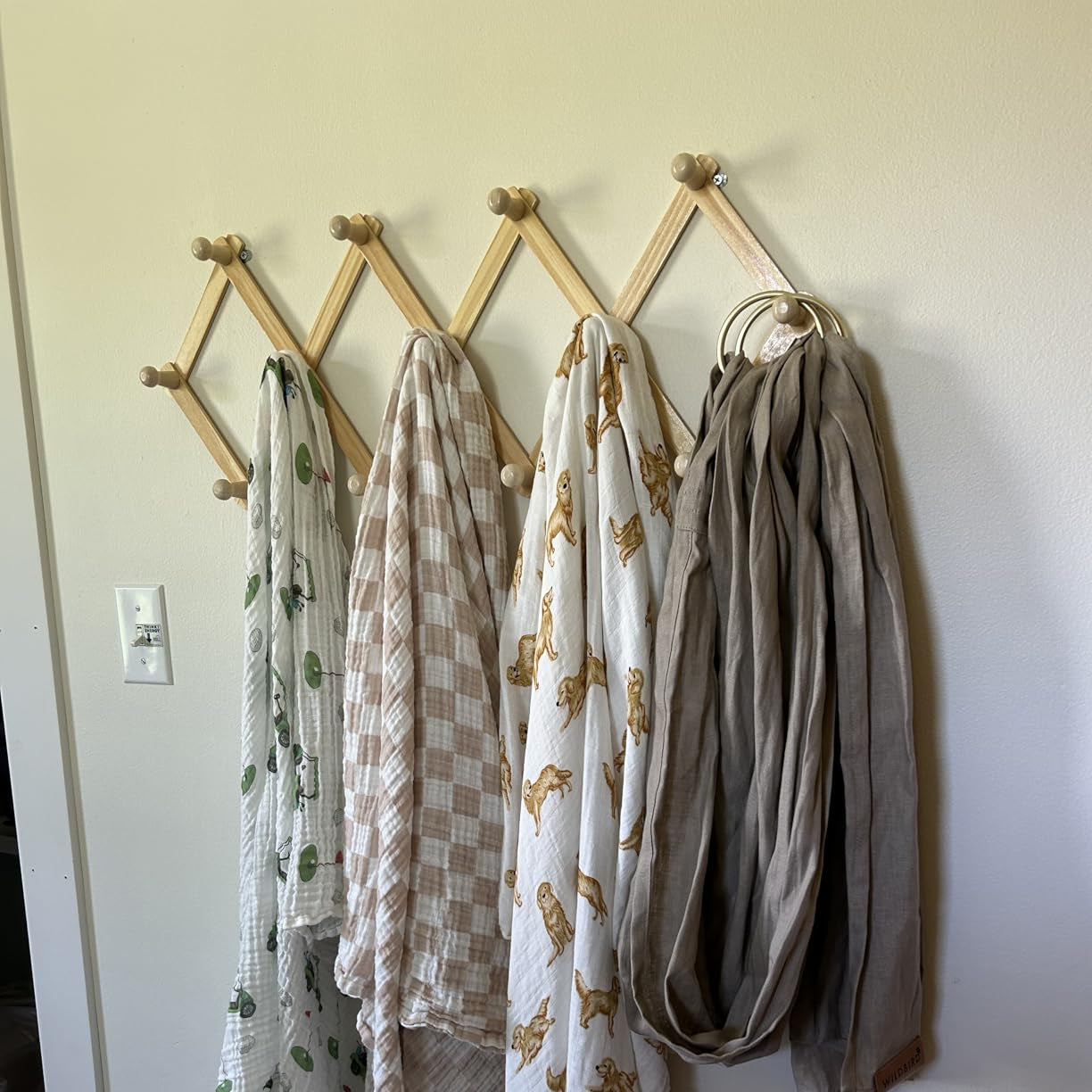 Wall Hook Rack – Natural Wood