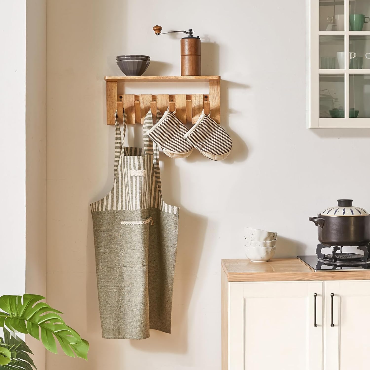 Coat Rack Wall Mount with Shelf, 2 Pack Wall Shelf with Retractable Hooks, Wooden Wall Coat Rack for Entryway, Bedroom for Hanging Clothes/Coats/Keys/Hats/Towels/Bags, Natural, HWS008N-2