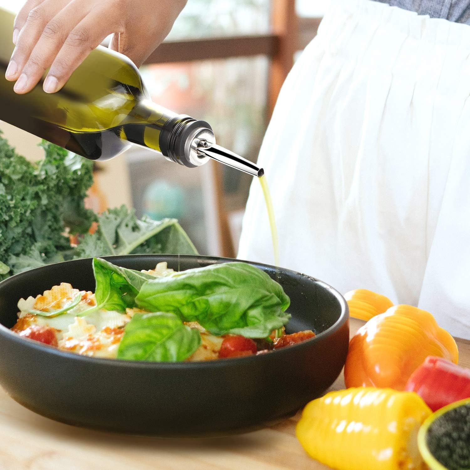 17Oz Glass Olive Oil Bottle Dispenser - 500Ml Green Oil and Vinegar Cruet with Pourers and Funnel - Olive Oil Carafe Decanter for Kitchen