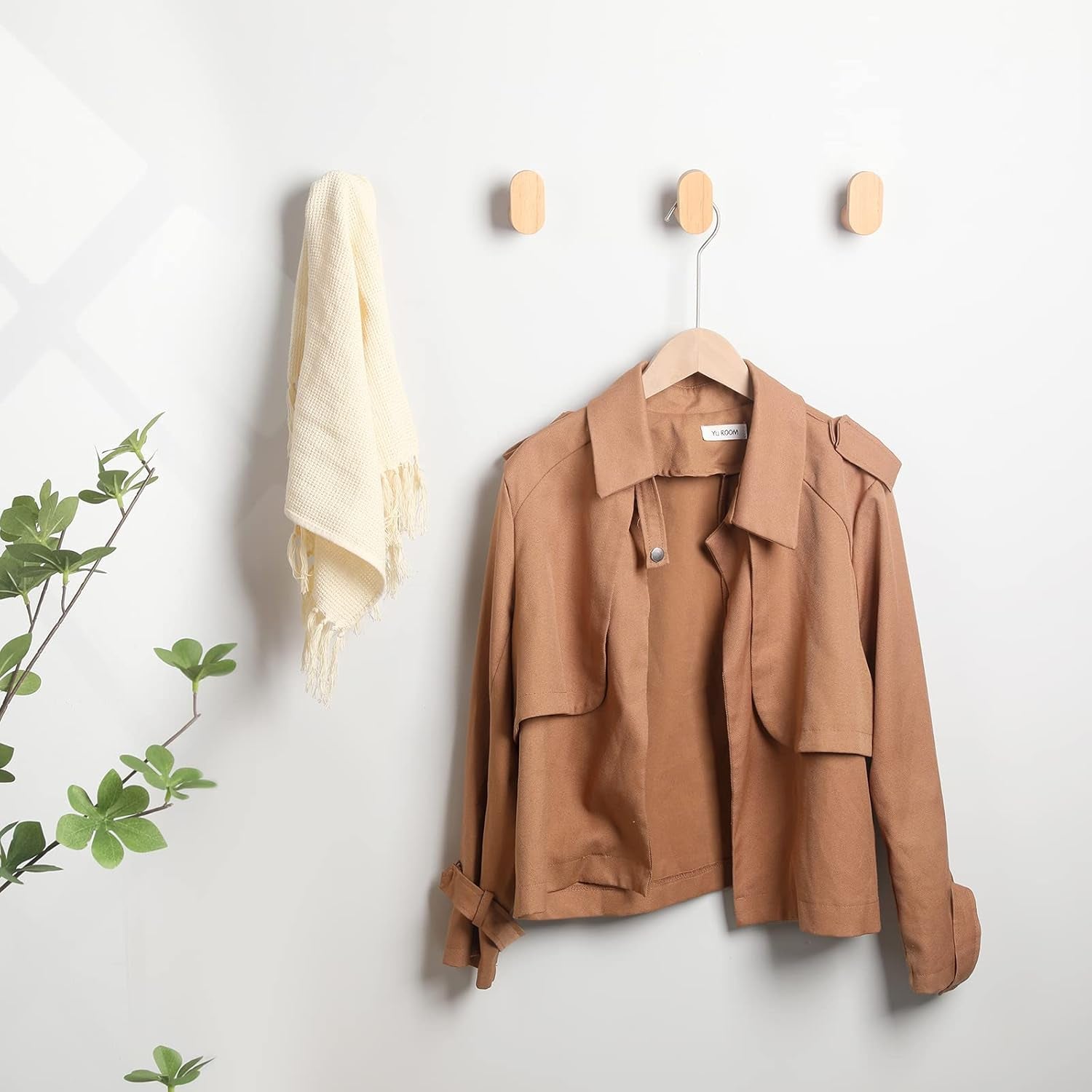 Wood Wall Hooks, Modern Minimalist Wood Hooks Wall Mounted, Natural Wooden Wall Coat Hook Rack, Wooden Pegs for Hanging Hat, Towel, Robe, Bag (Pack of 4Pcs)