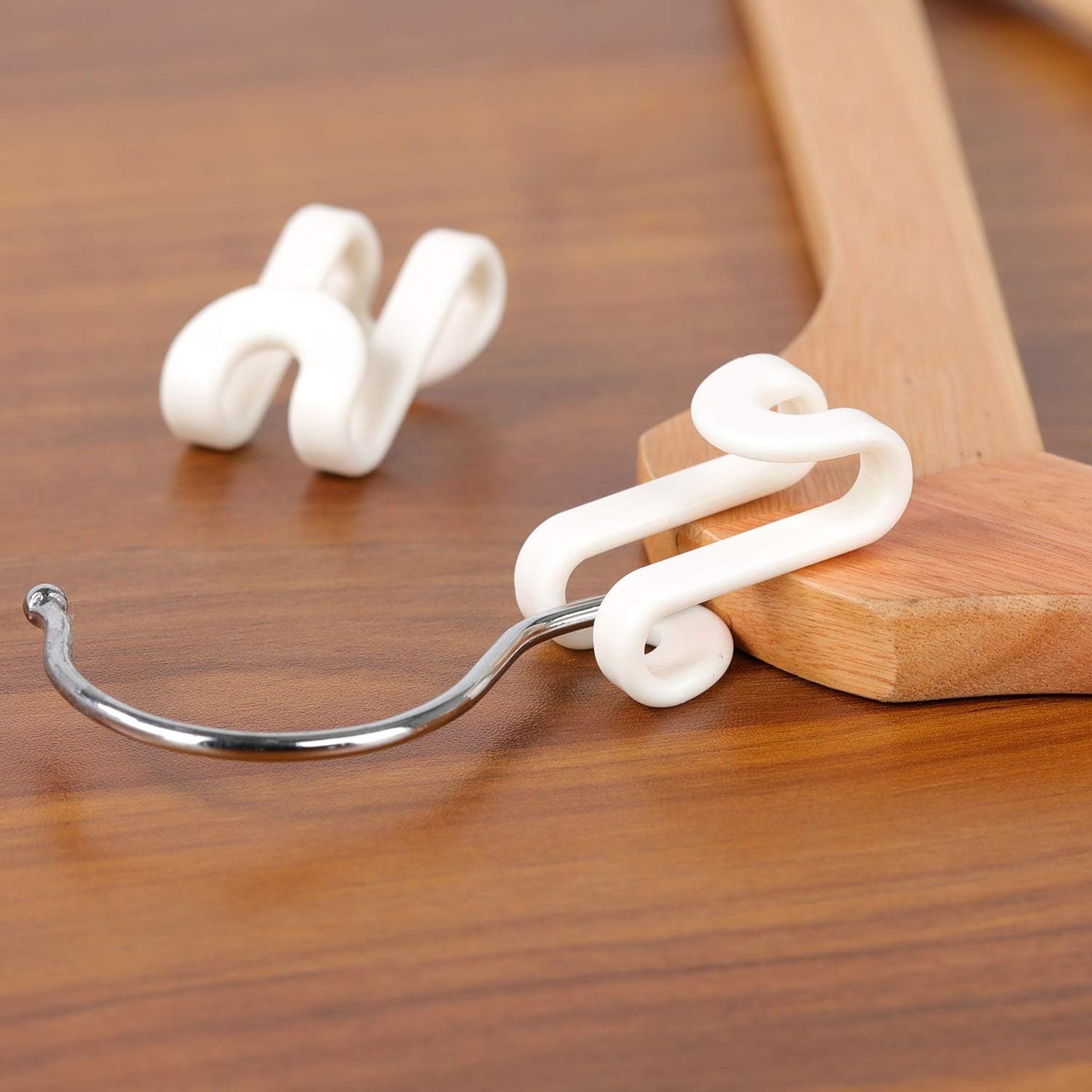 Cascading Hanger Connector, 60 Pcs Plastic Connector Hooks for Velvet Hanger or Clothes Hangers, Space Saving Hangers Hooks Closet Organizer - White